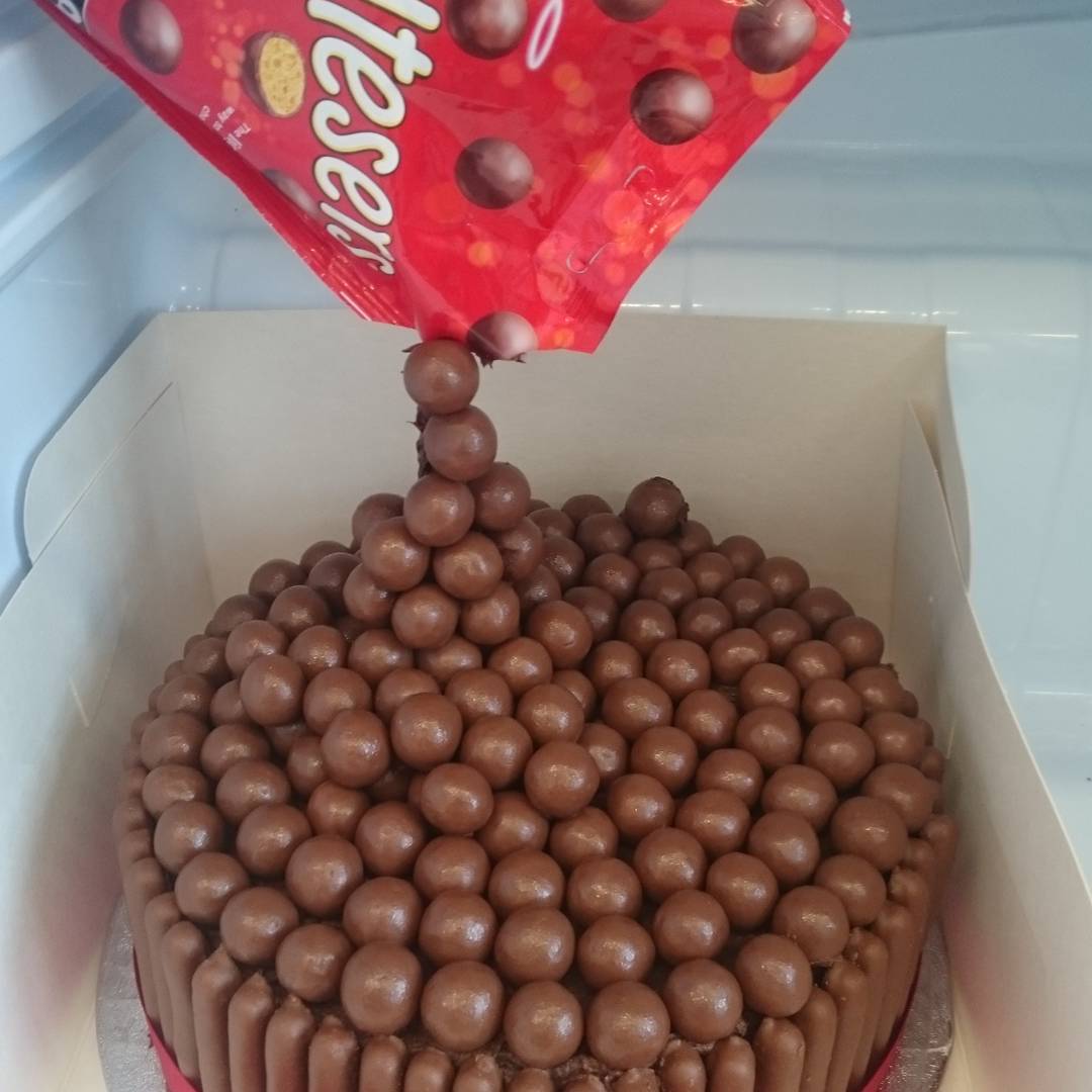 Celebrations Cakes 41