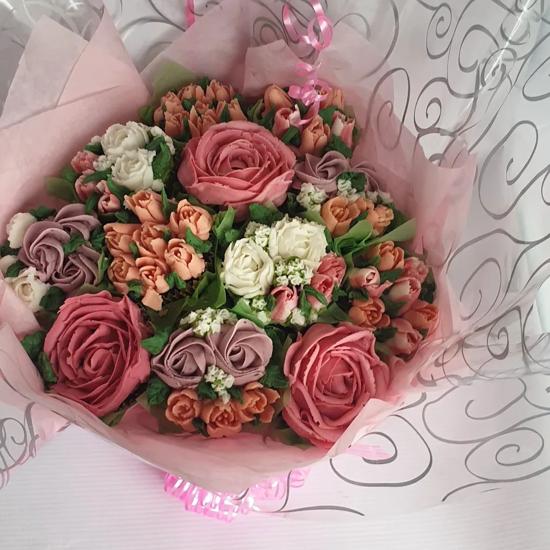 Sugar Models and Flowers 13